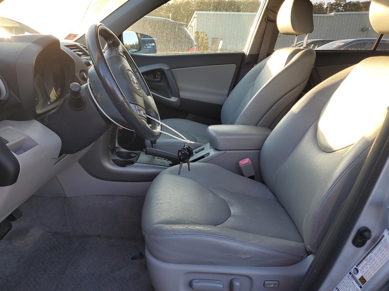 2008 Toyota Rav4 Limited VIN: JTMBK31V286033492 Lot: 82655055