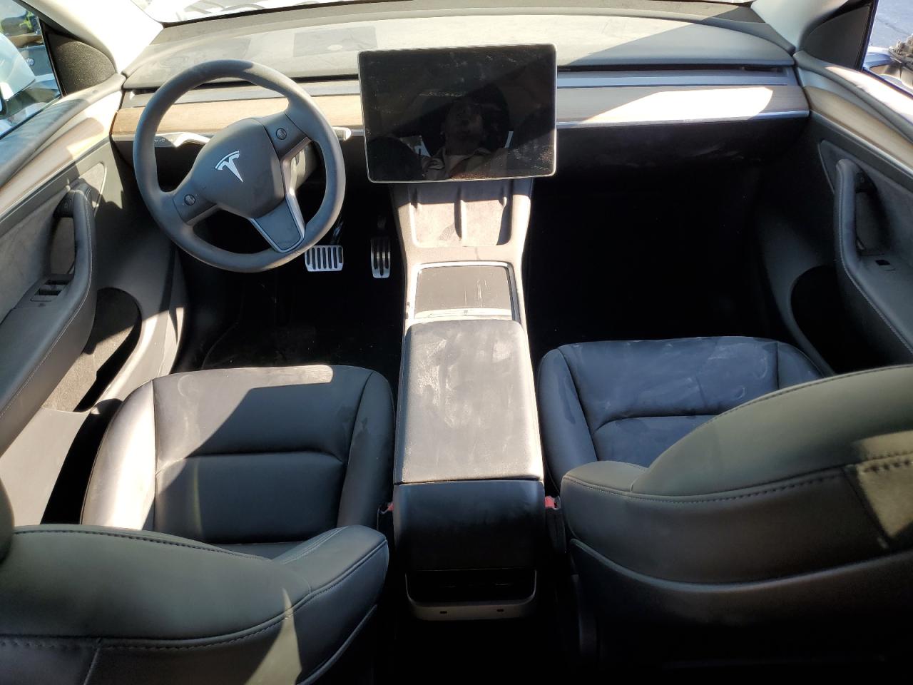 2022 Tesla Model Y VIN: 7SAYGDEE7NF557963 Lot: 87378985