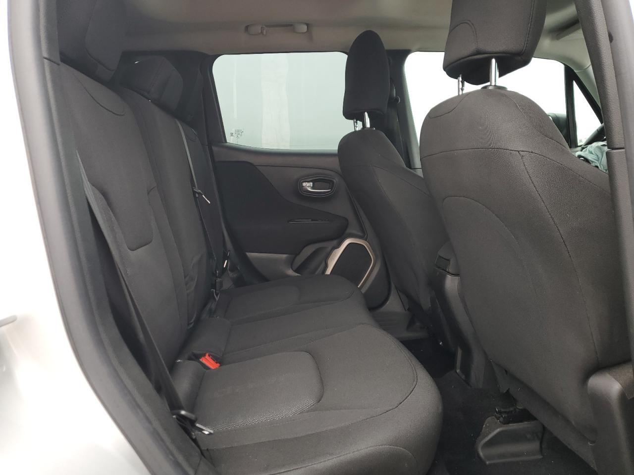 2015 Jeep Renegade Sport VIN: ZACCJAAT2FPB79699 Lot: 82349755