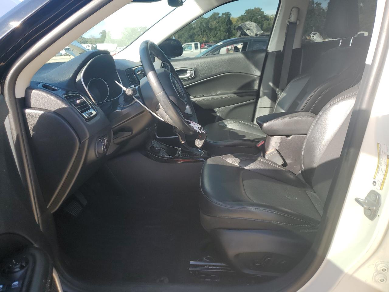 2019 Jeep Compass Latitude VIN: 3C4NJDBBXKT599777 Lot: 89902695