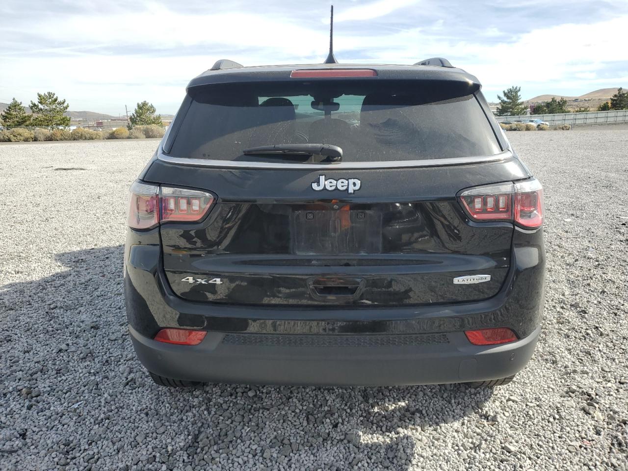 2018 Jeep Compass Latitude VIN: 3C4NJDBB1JT359743 Lot: 90902295