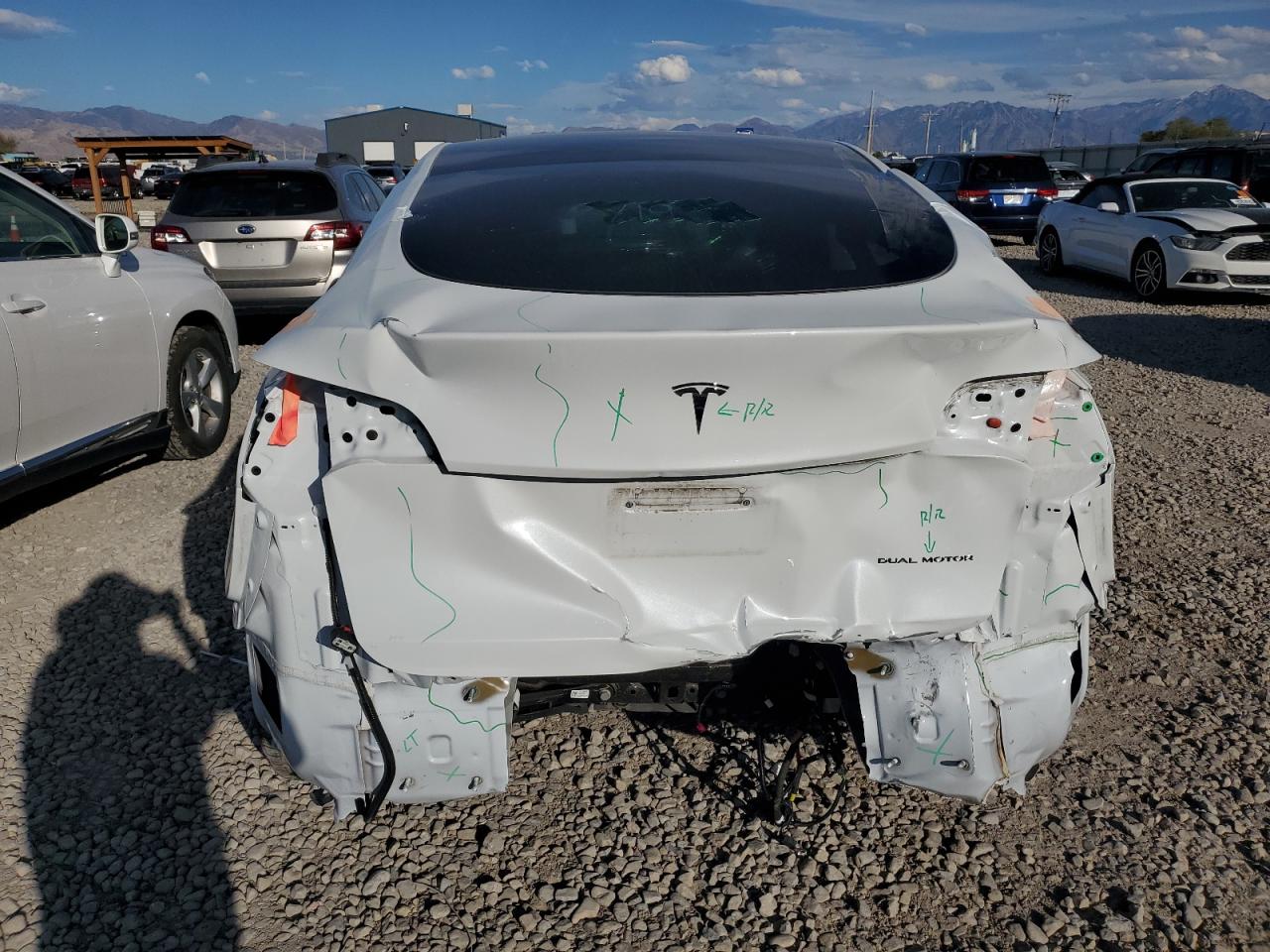 2024 Tesla Model Y VIN: 7SAYGAEE4RF149473 Lot: 85130955