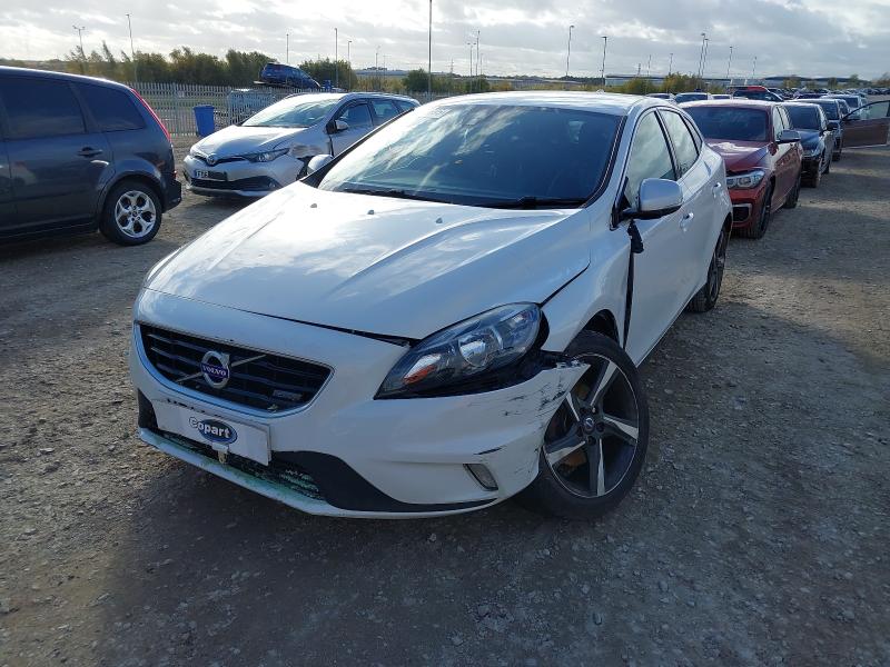 2014 VOLVO V40 D2 R DESIGN 5DR for sale at Copart CORBY