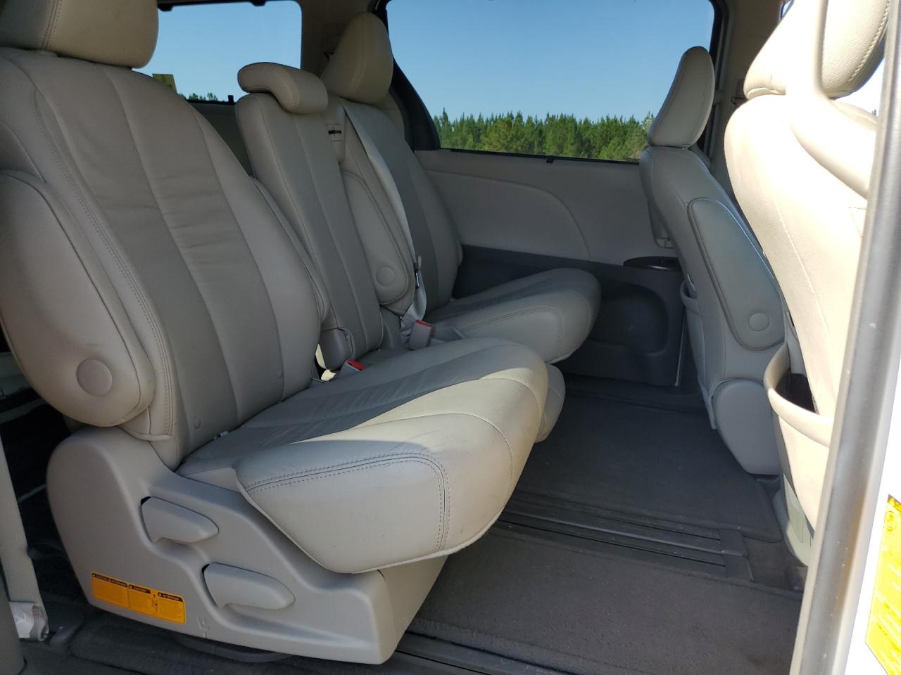 2012 Toyota Sienna Xle VIN: 5TDYK3DC8CS234066 Lot: 84642265