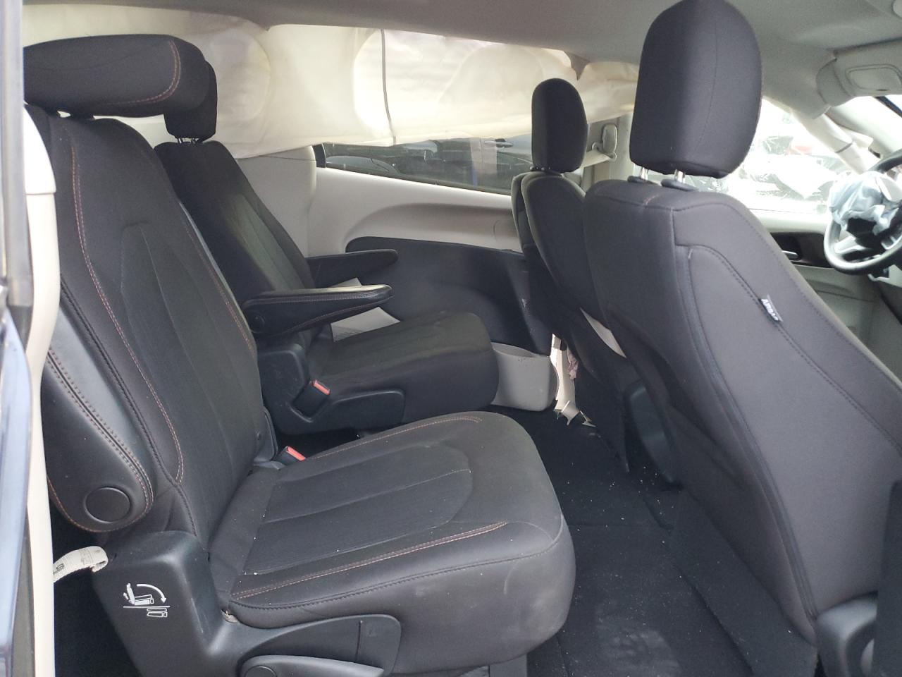 2017 Chrysler Pacifica Lx VIN: 2C4RC1CG5HR770323 Lot: 84634755