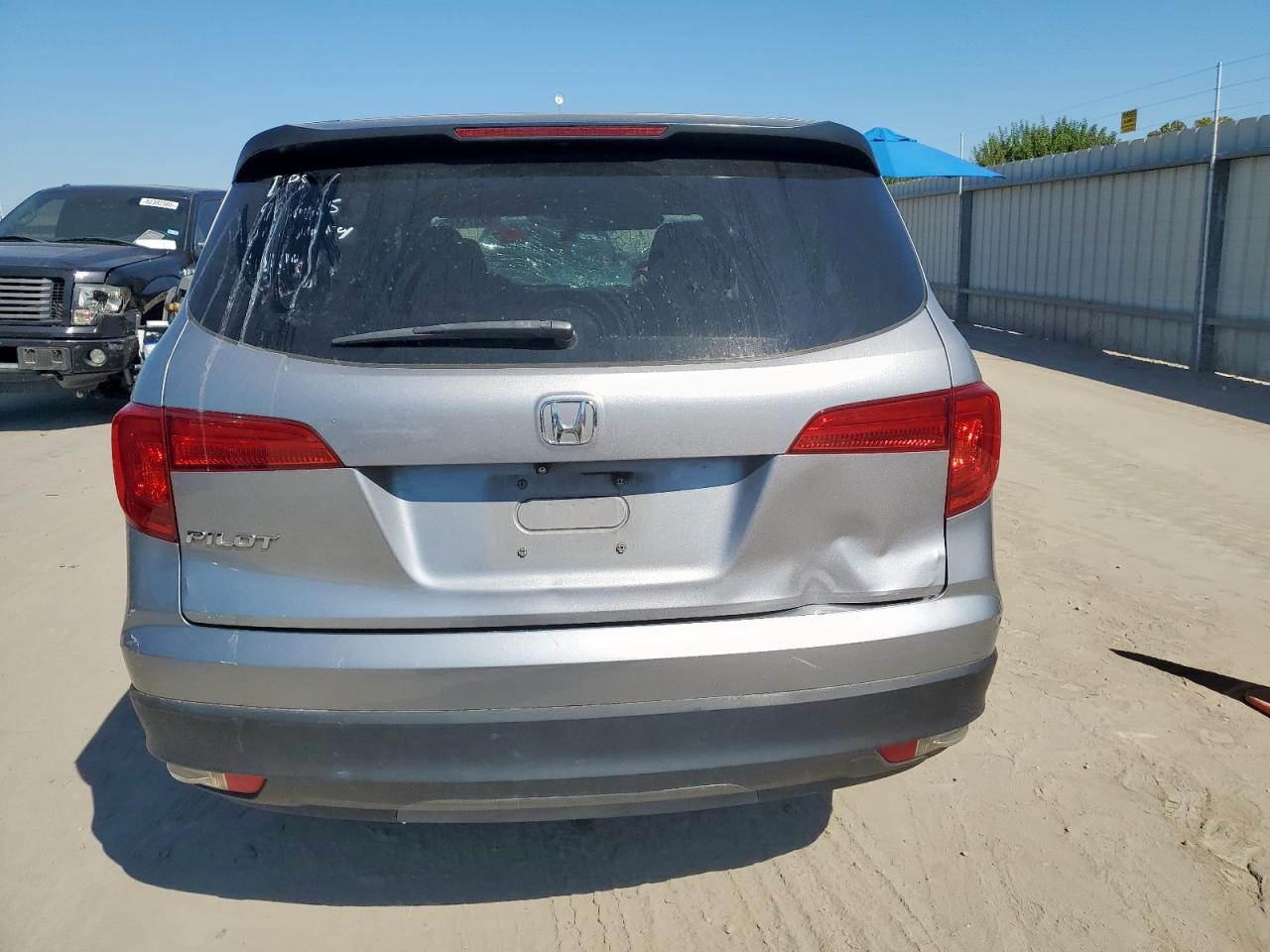 2017 Honda Pilot Lx VIN: 5FNYF5H19HB024824 Lot: 82374845