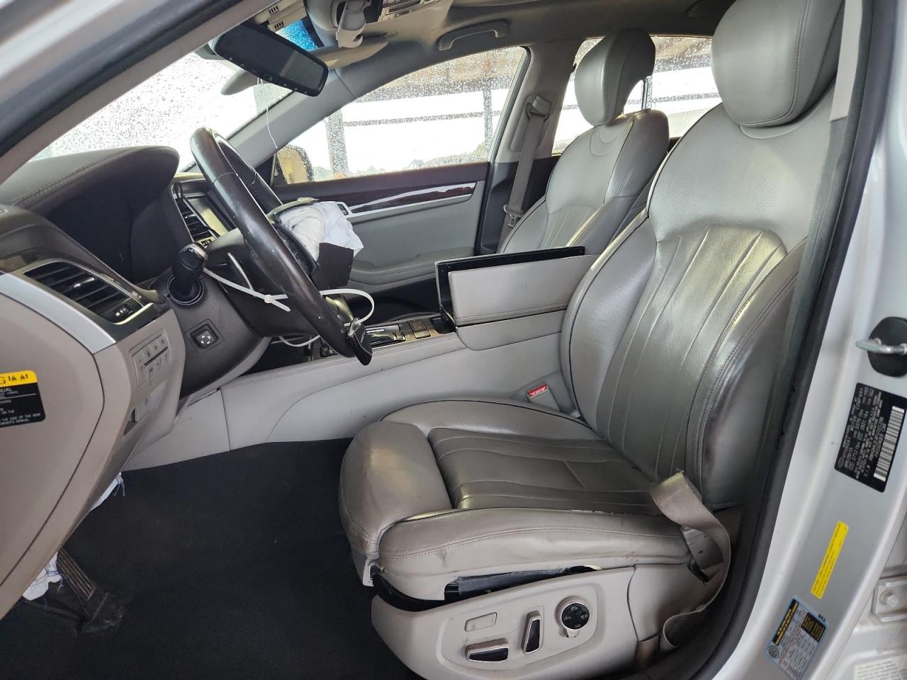 2015 Hyundai Genesis 3.8L VIN: KMHGN4JE4FU101296 Lot: 82238735