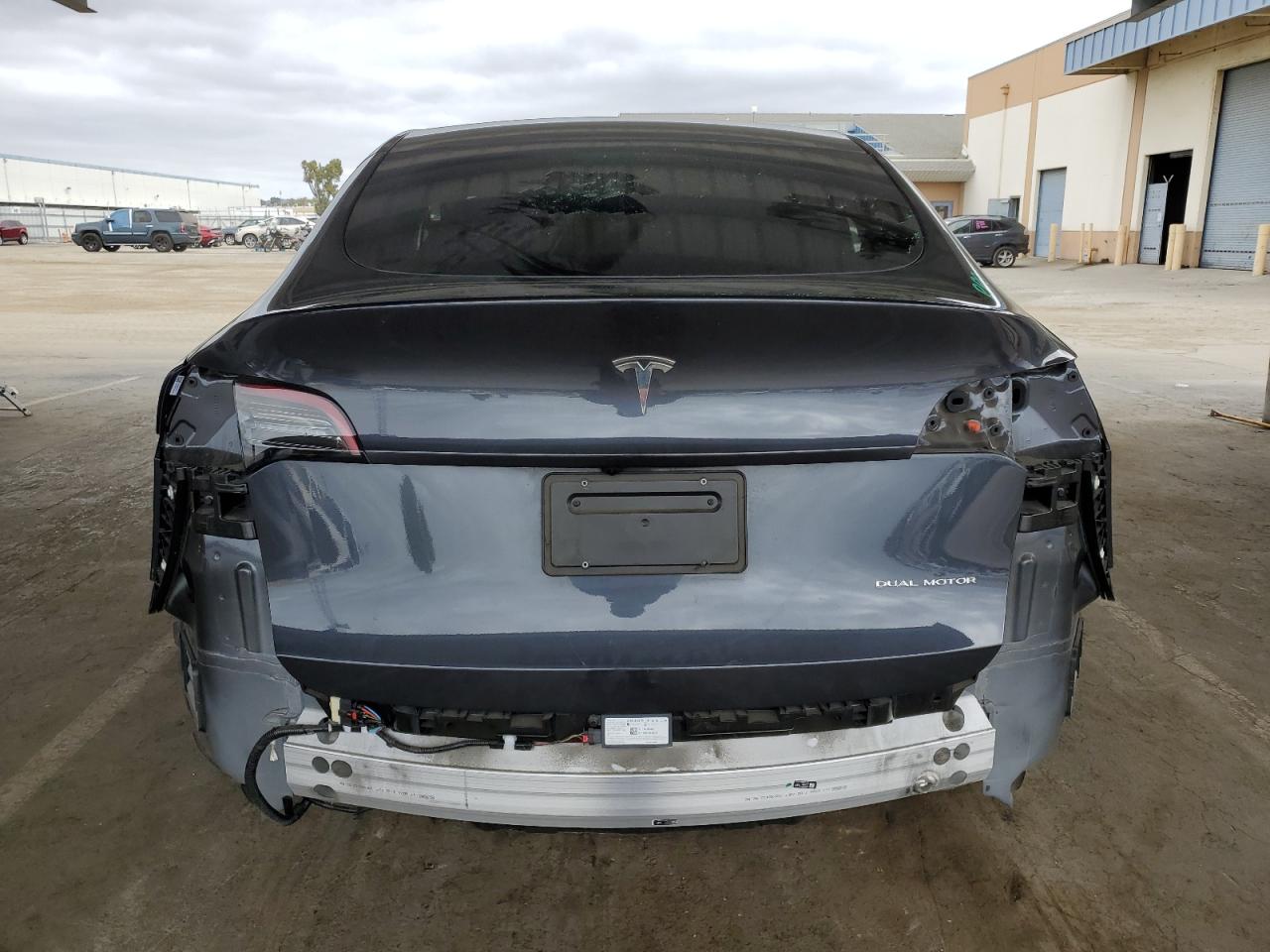 2024 Tesla Model Y VIN: 7SAYGAEE7RF129041 Lot: 82703015