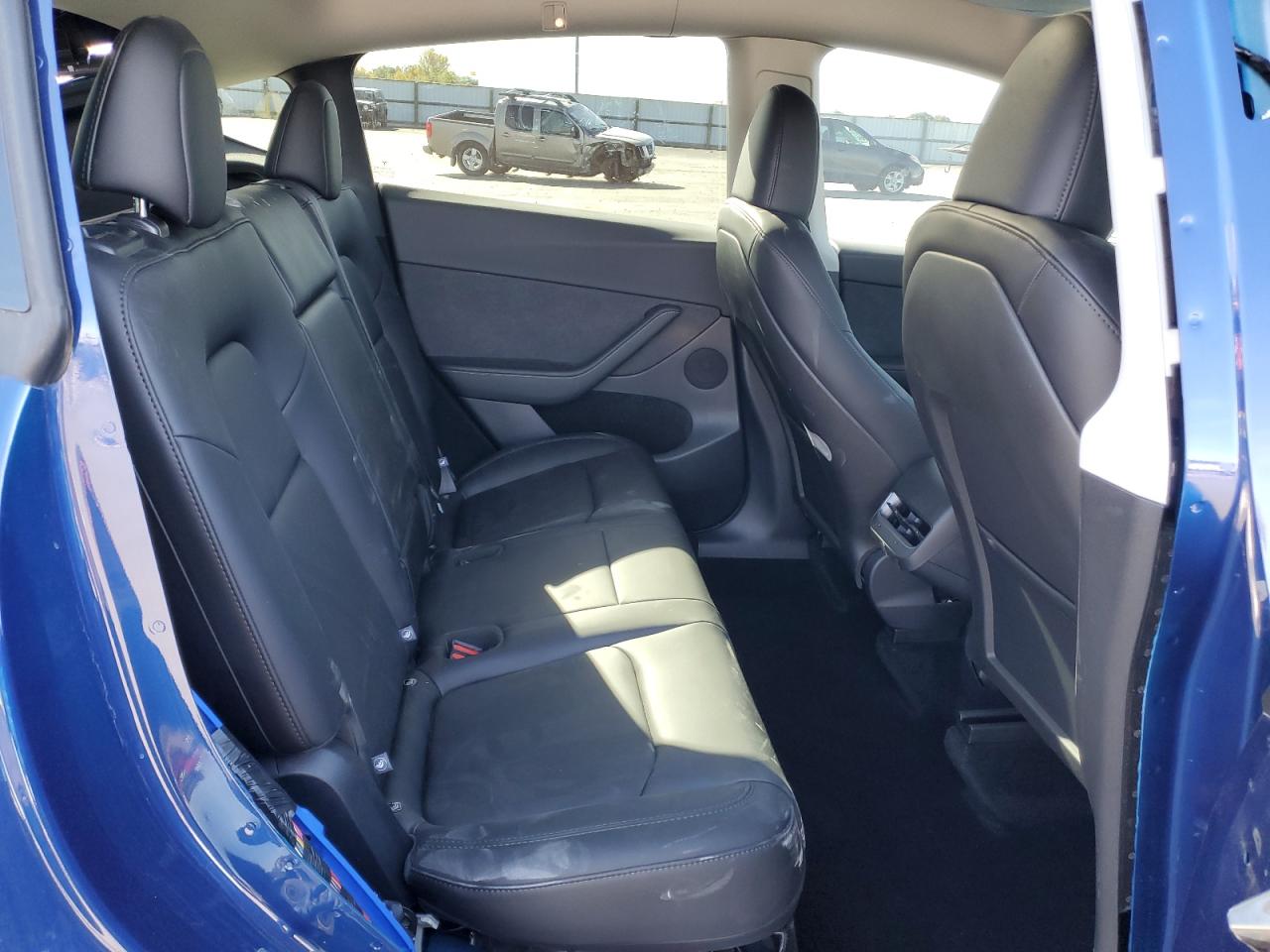 2025 Tesla Model Y VIN: 7SAYGDEE6SF305777 Lot: 90378465