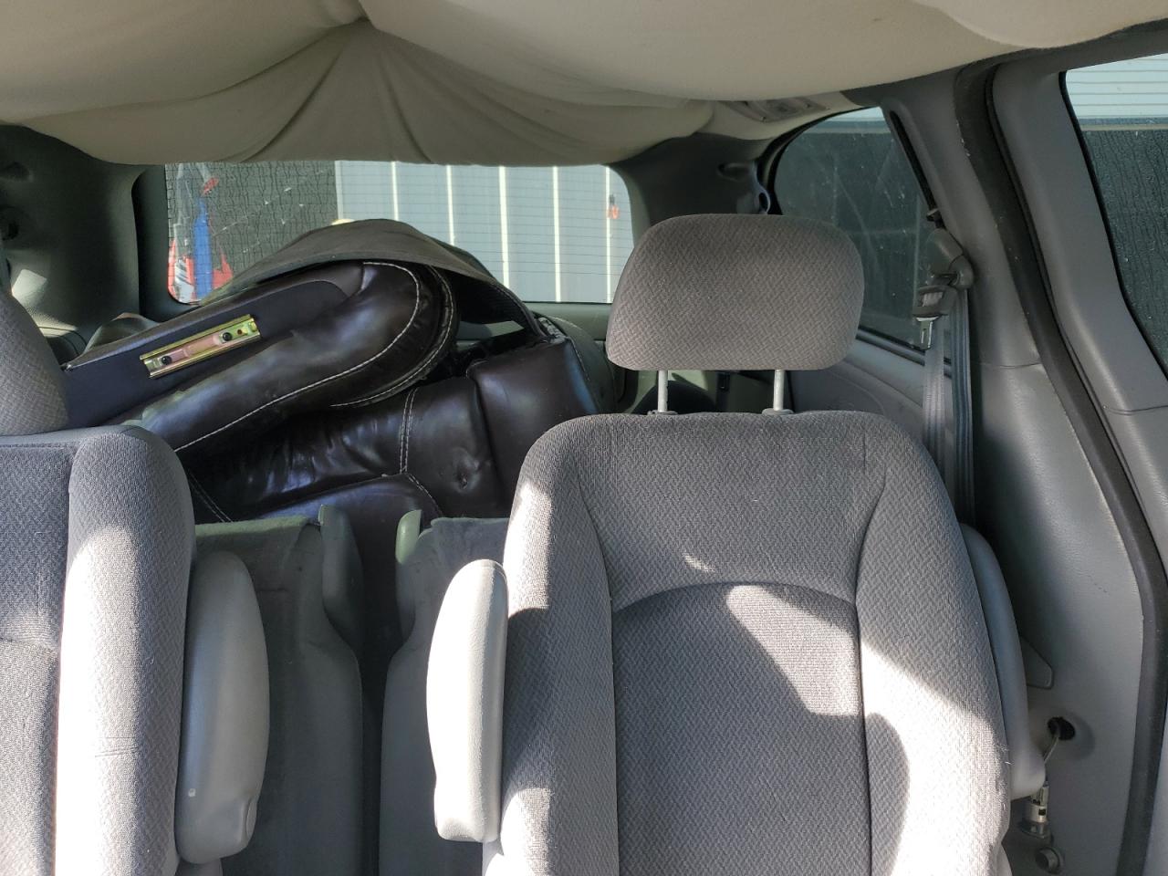 2004 Chrysler Town & Country Ex VIN: 2C4GP74LX4R576844 Lot: 87376115