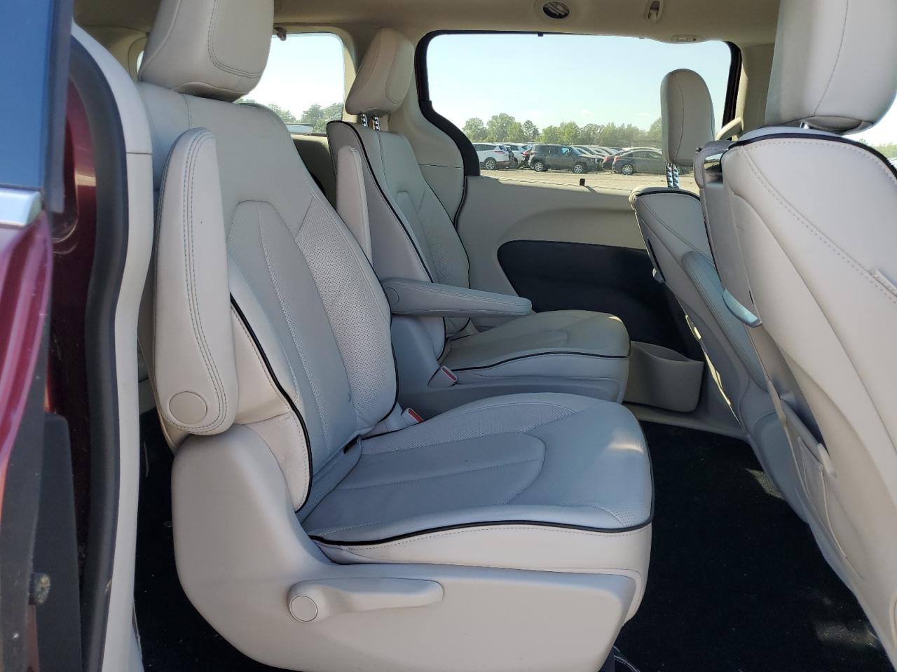 2019 Chrysler Pacifica Hybrid Limited VIN: 2C4RC1N74KR616836 Lot: 81966445