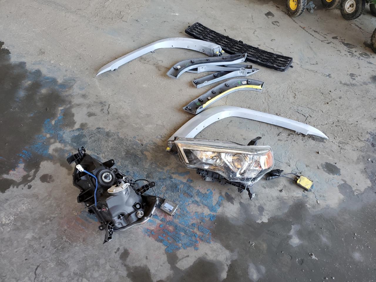 2017 Toyota 4Runner Sr5/Sr5 Premium VIN: JTEBU5JR8H5440761 Lot: 85308445