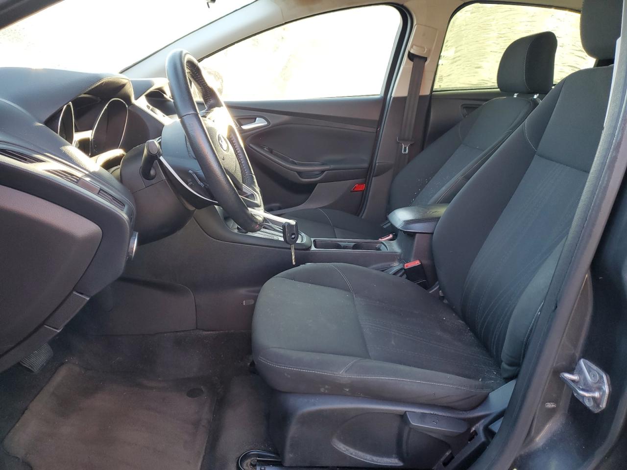 2015 Ford Focus Se VIN: 1FADP3K23FL217553 Lot: 85790305