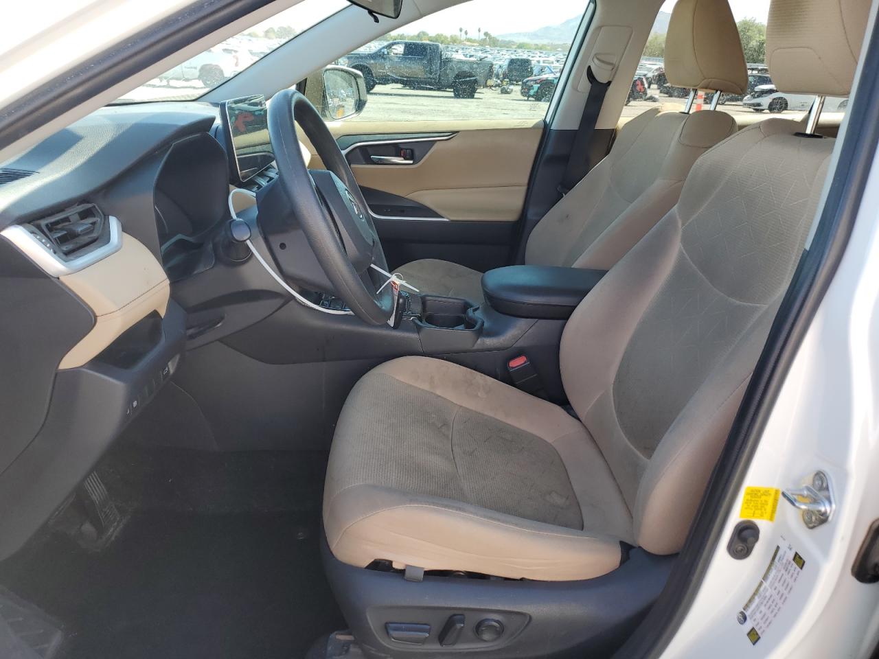 2019 Toyota Rav4 Xle VIN: 2T3W1RFVXKC013921 Lot: 84049605