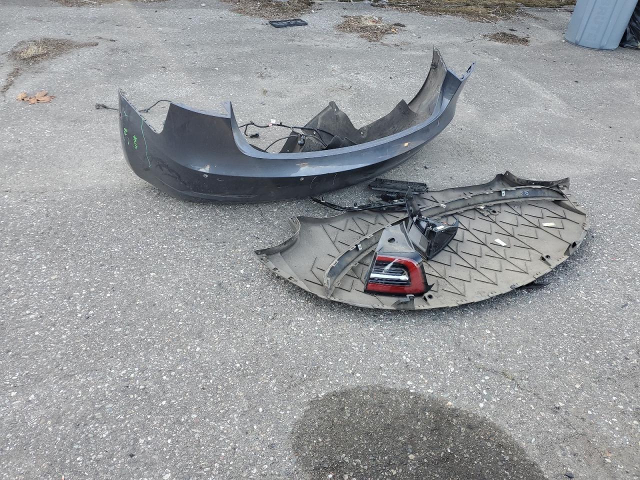 2018 Tesla Model 3 VIN: 5YJ3E1EB8JF183956 Lot: 82280165