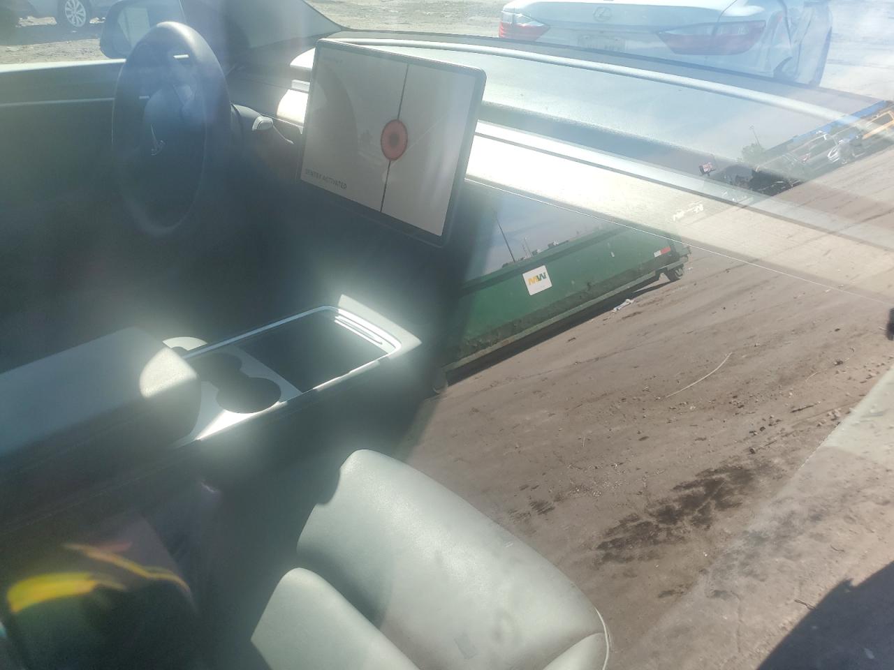 2024 Tesla Model Y VIN: 7SAYGAEE3RF106923 Lot: 85140945