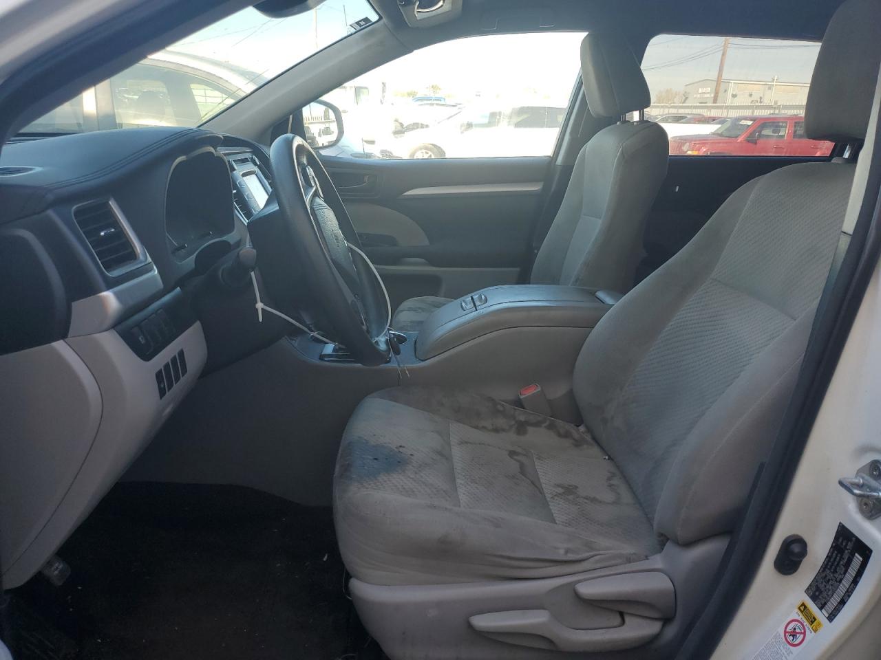 2018 Toyota Highlander Le VIN: 5TDBZRFH3JS832558 Lot: 86683555