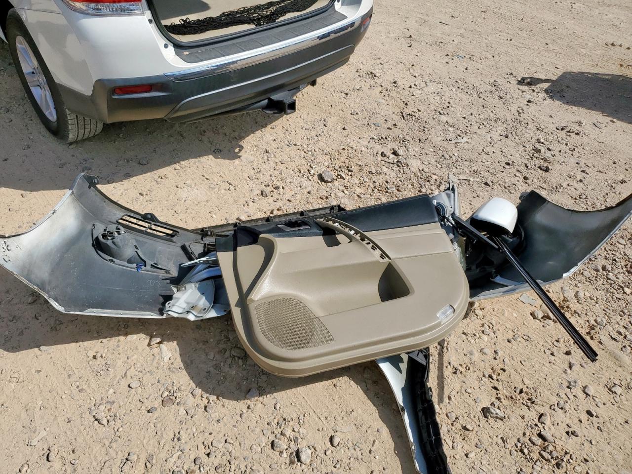 2011 Toyota Highlander Base VIN: 5TDZK3EHXBS029975 Lot: 85879775