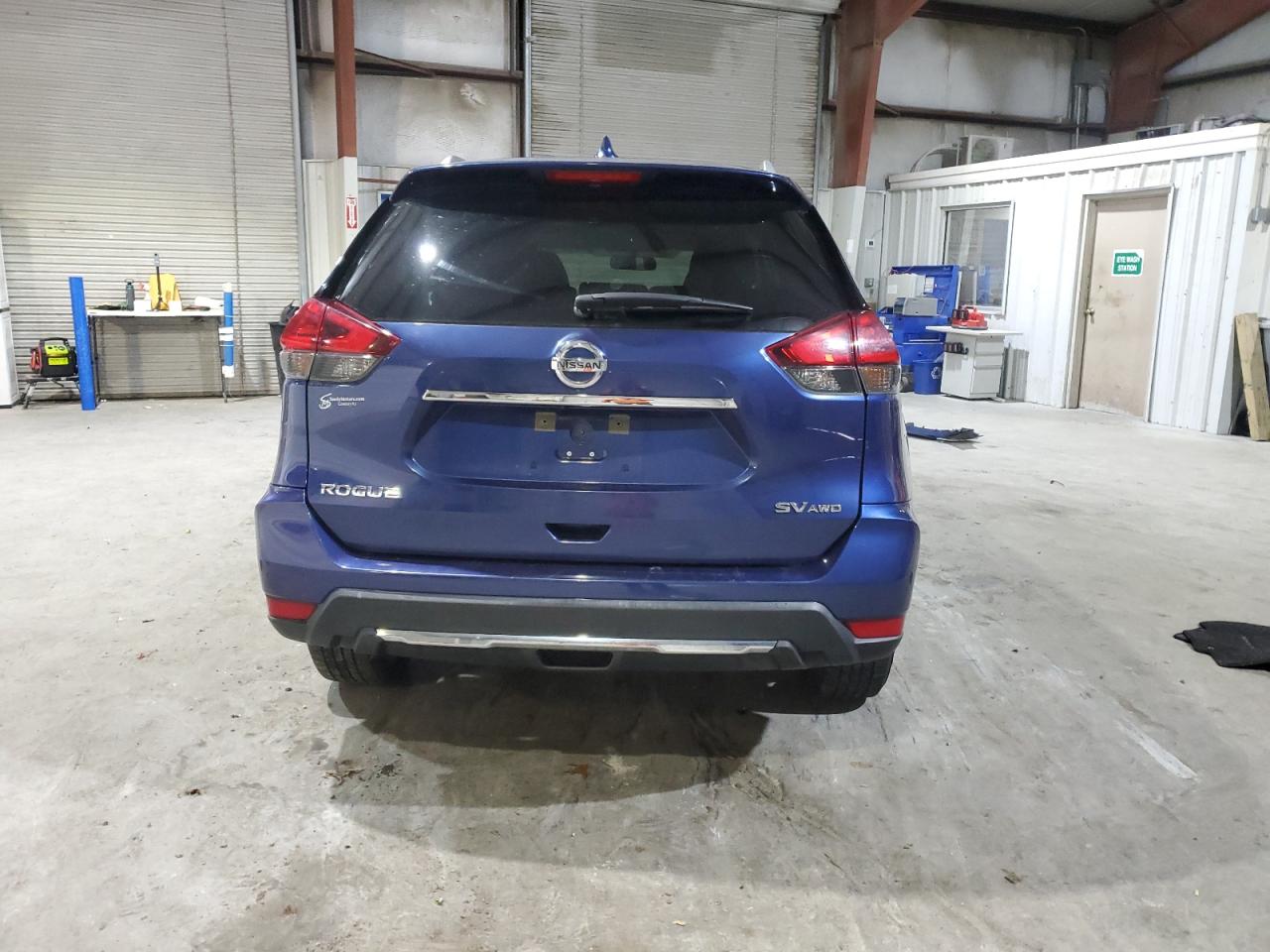 2017 Nissan Rogue S VIN: KNMAT2MV8HP590383 Lot: 90997645