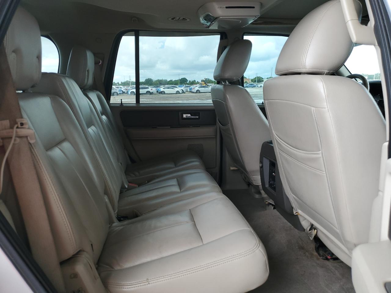 2011 Ford Expedition Xlt VIN: 1FMJU1J56BEF45209 Lot: 85190905