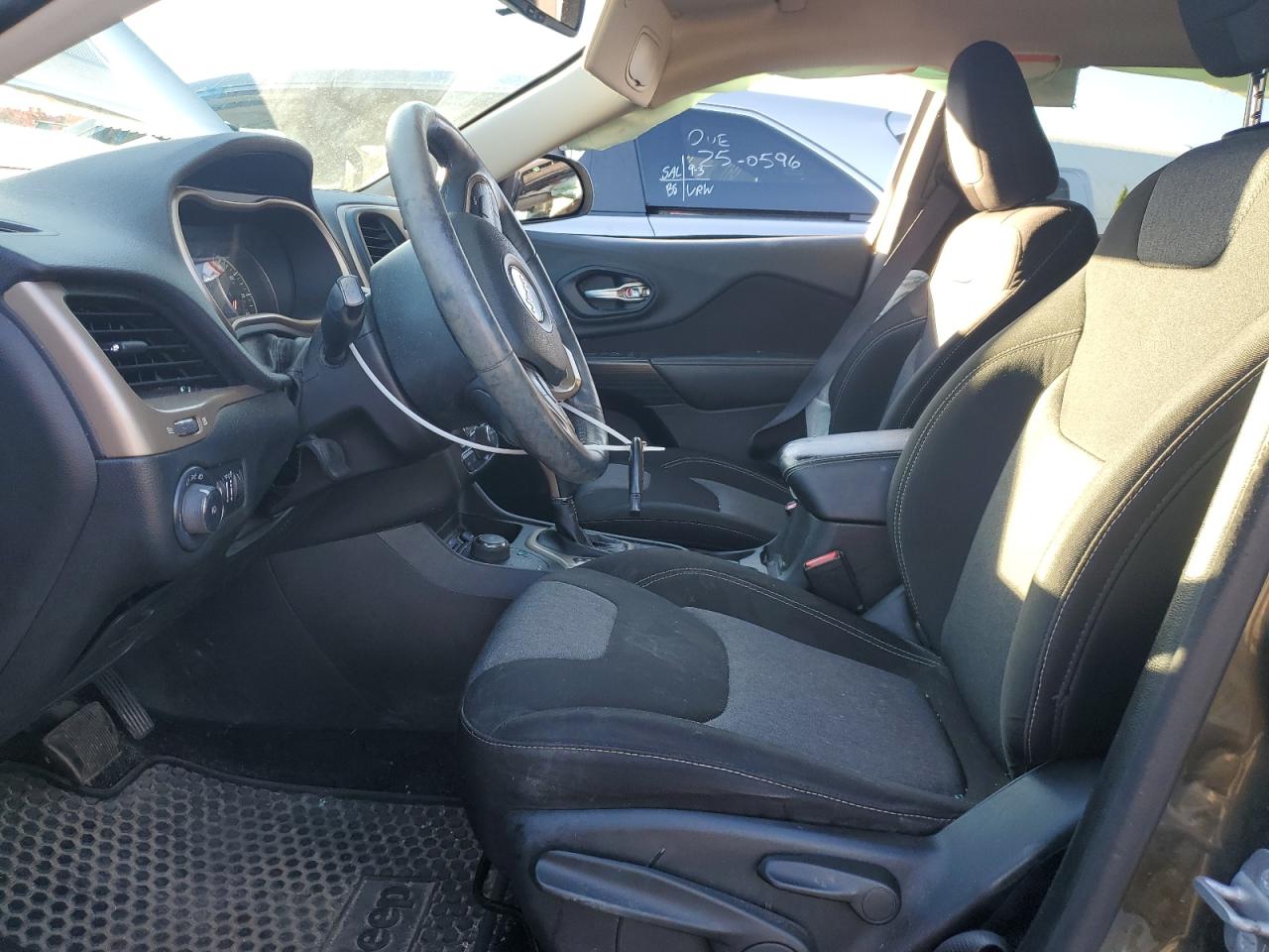 2014 Jeep Cherokee Latitude VIN: 1C4PJMCS9EW268064 Lot: 87185115