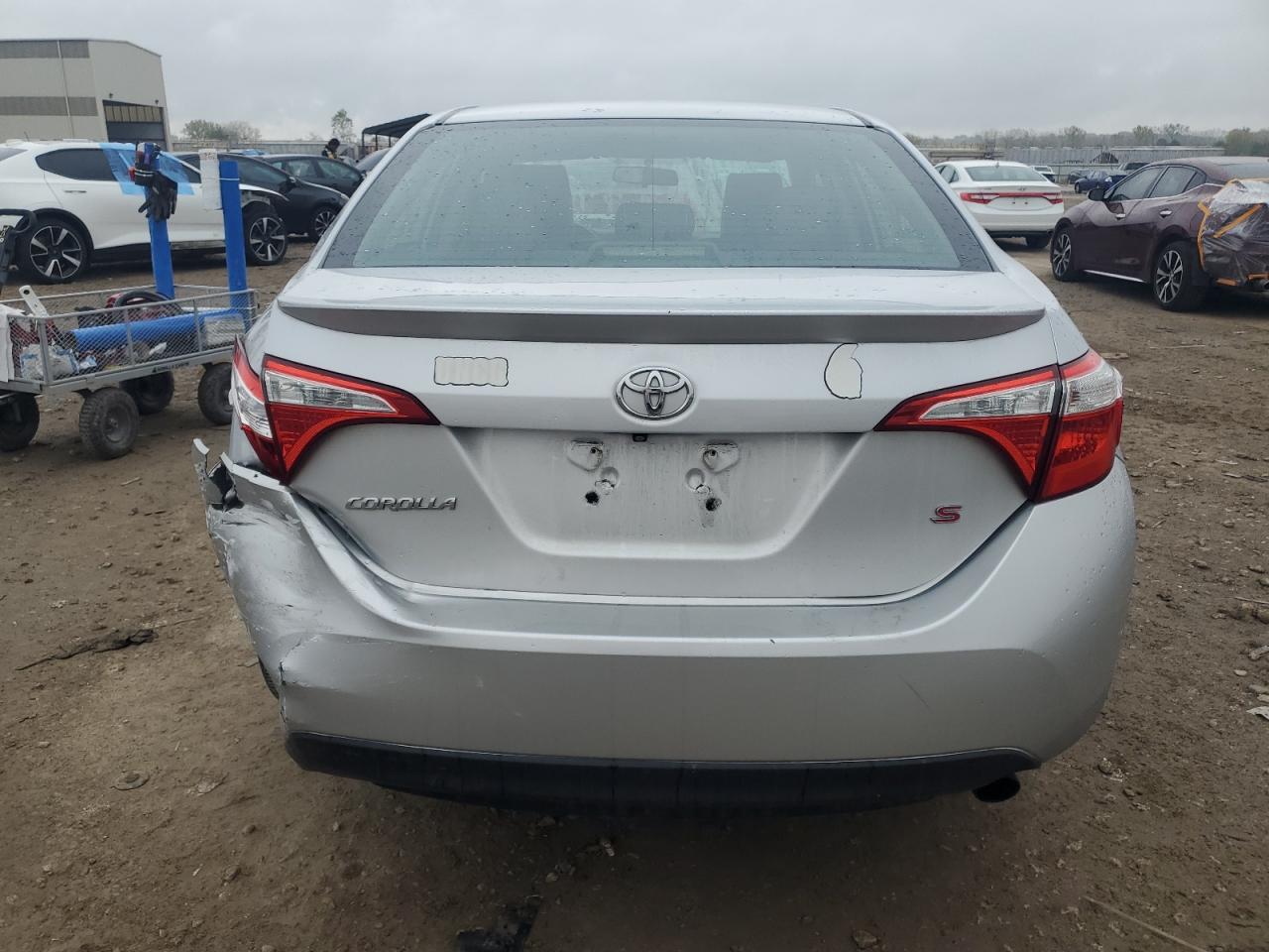 2015 Toyota Corolla L VIN: 5YFBURHE7FP333070 Lot: 90266895