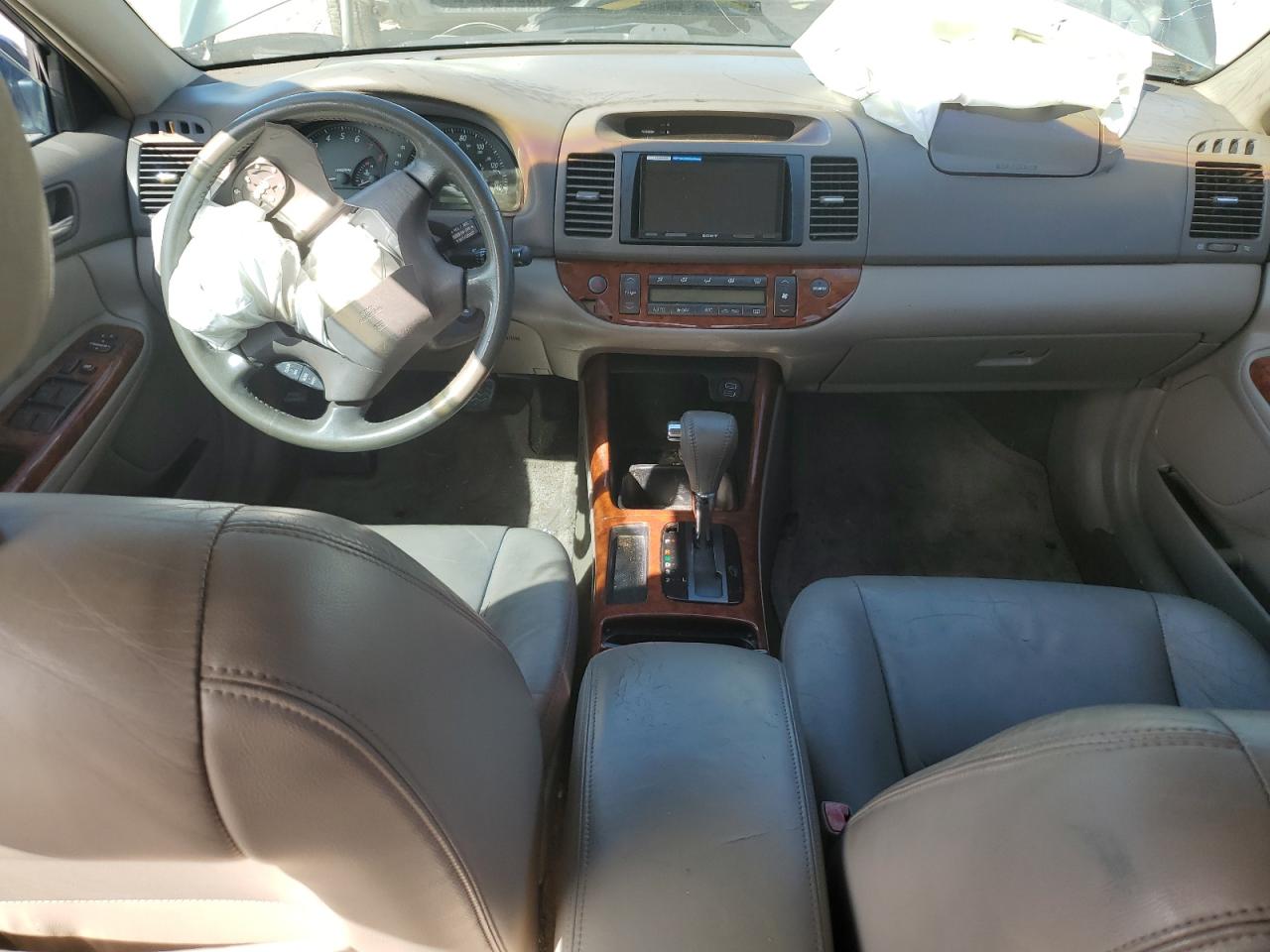 2003 Toyota Camry Le VIN: 4T1BF30K53U554251 Lot: 82312875