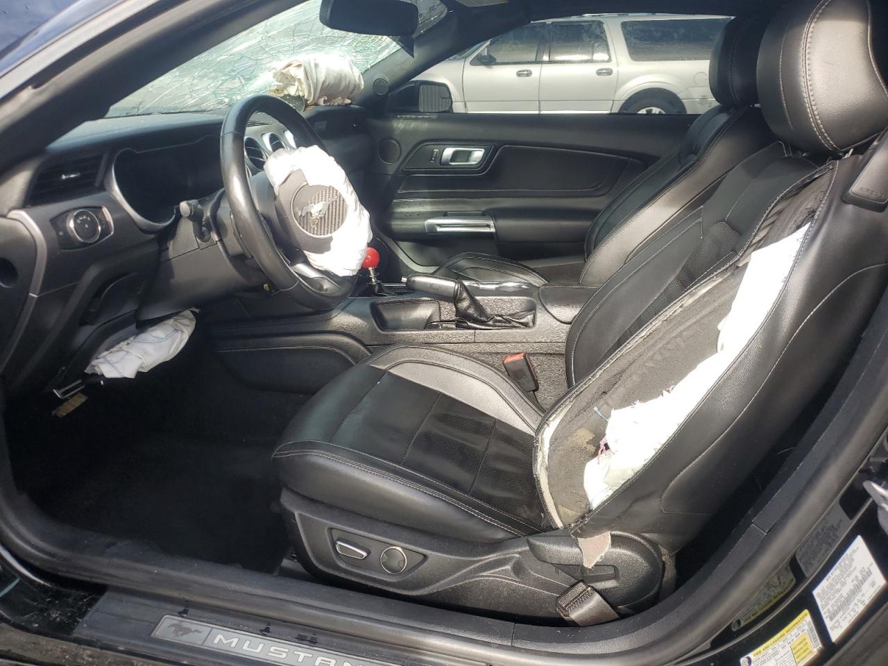 2018 Ford Mustang VIN: 1FATP8UH5J5117767 Lot: 82194015