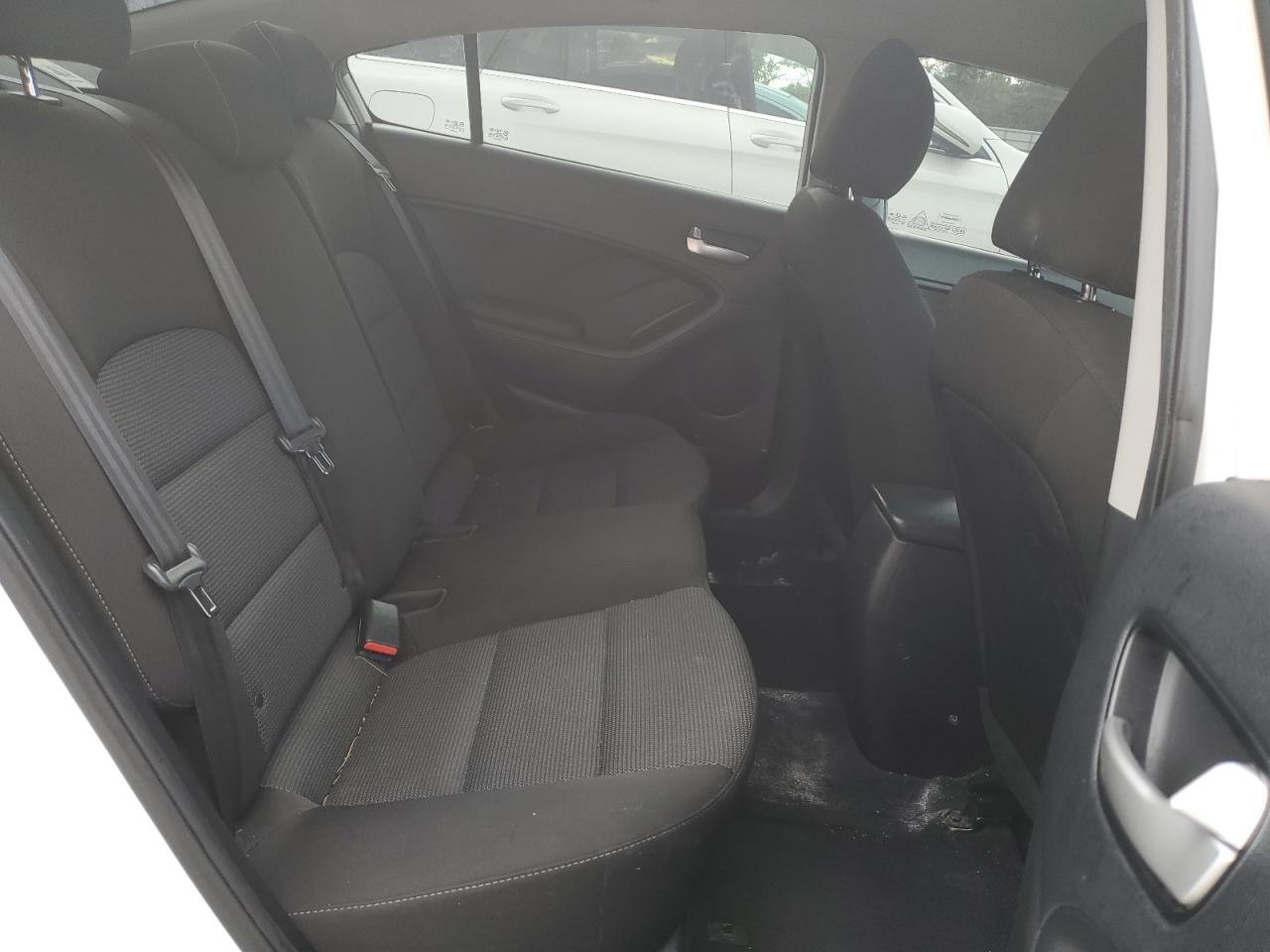 2018 Kia Forte Lx VIN: 3KPFK4A71JE237578 Lot: 90724275