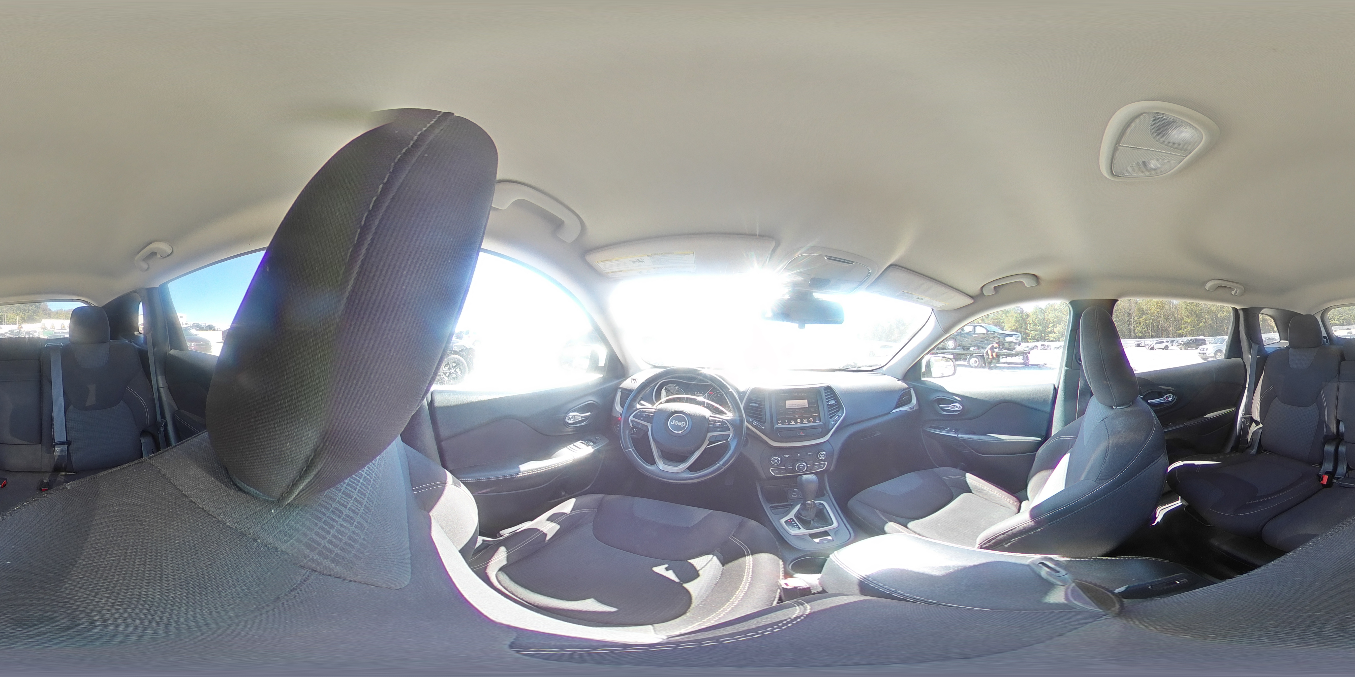 2015 Jeep Cherokee Latitude VIN: 1C4PJLCB6FW781784 Lot: 82654875