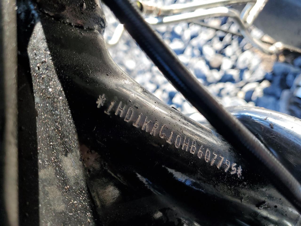 2017 Harley-Davidson Flhxs Street Glide Special VIN: 1HD1KRC10HB607795 Lot: 87473605