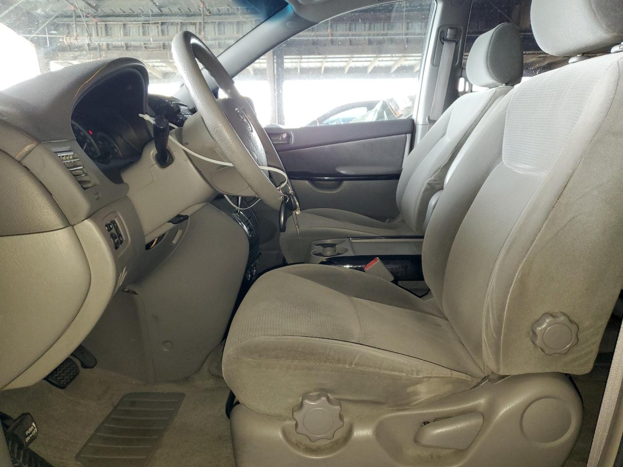 2004 Toyota Sienna Ce VIN: 5TDZA23C24S117751 Lot: 85785265