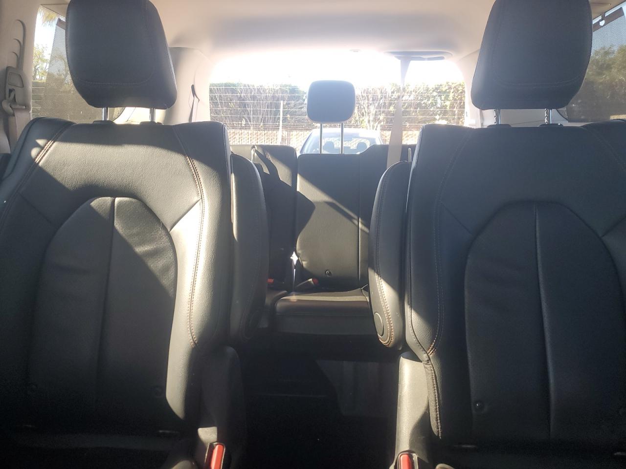 2018 Chrysler Pacifica Hybrid Touring L VIN: 2C4RC1L7XJR194847 Lot: 90311885