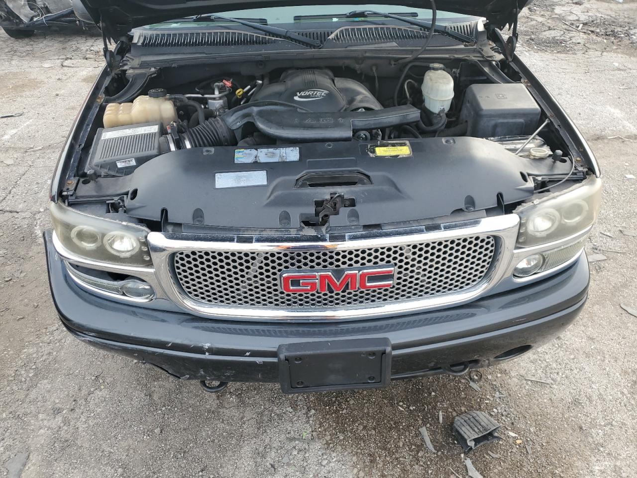 2004 GMC Yukon Denali VIN: 1GKEK63U64J313351 Lot: 82255735