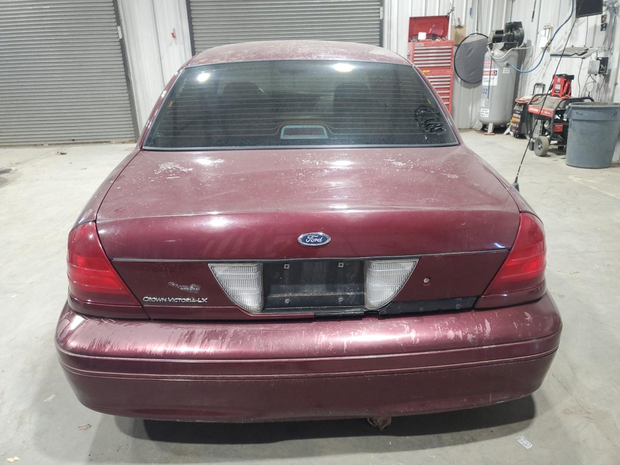 2005 Ford Crown Victoria Lx VIN: 2FAHP74W45X116984 Lot: 85414205