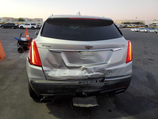  CADILLAC XT5 2017 Серебристый