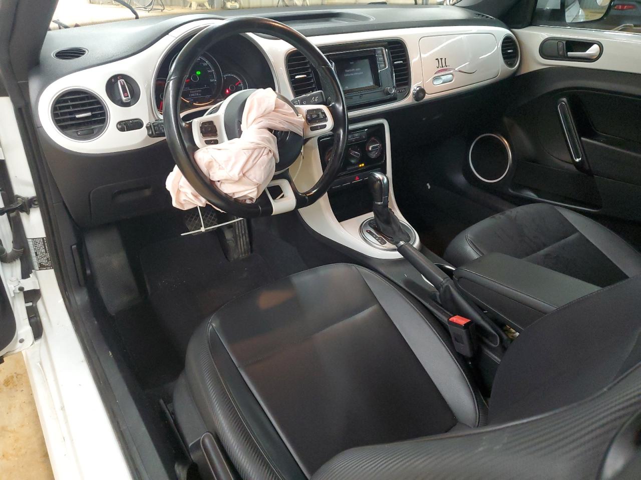 2018 Volkswagen Beetle S VIN: 3VW5DAATXJM512806 Lot: 84728075