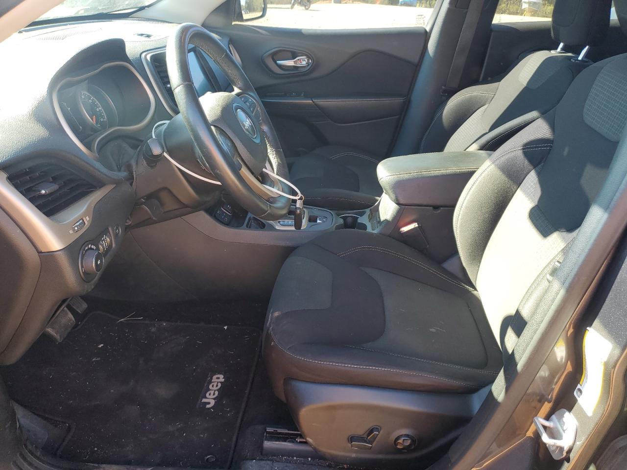 2015 Jeep Cherokee Latitude VIN: 1C4PJLCS5FW678274 Lot: 86488365