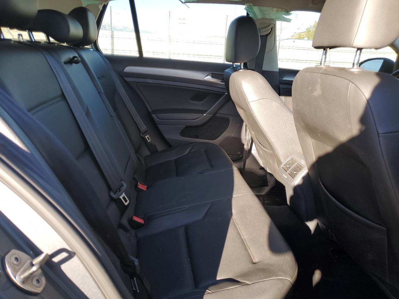 2017 Volkswagen Golf S VIN: 3VW217AU5HM038071 Lot: 90711525