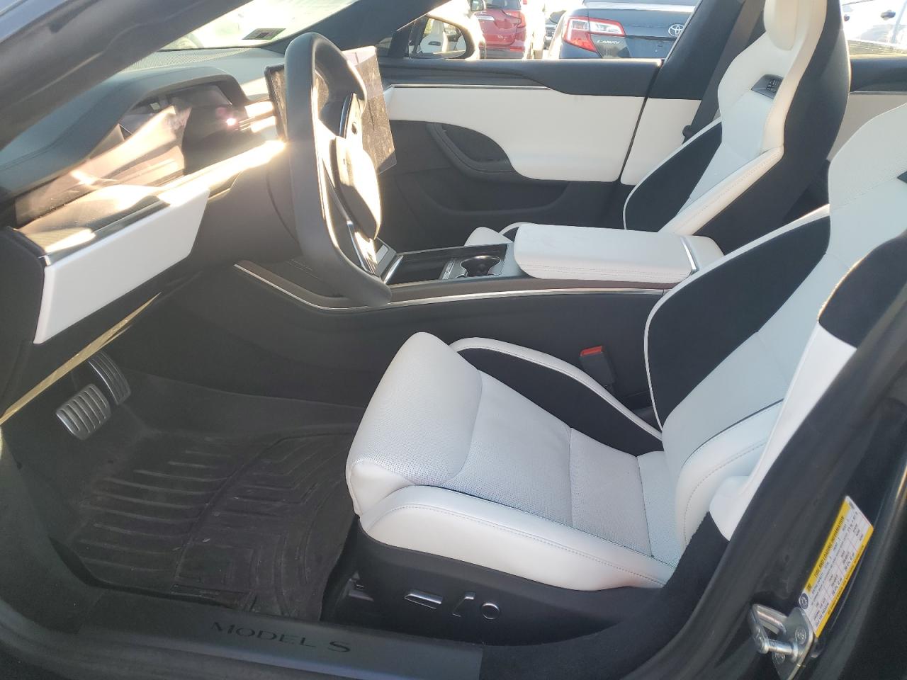 2024 Tesla Model S VIN: 5YJSA1E6XRF538664 Lot: 84923915