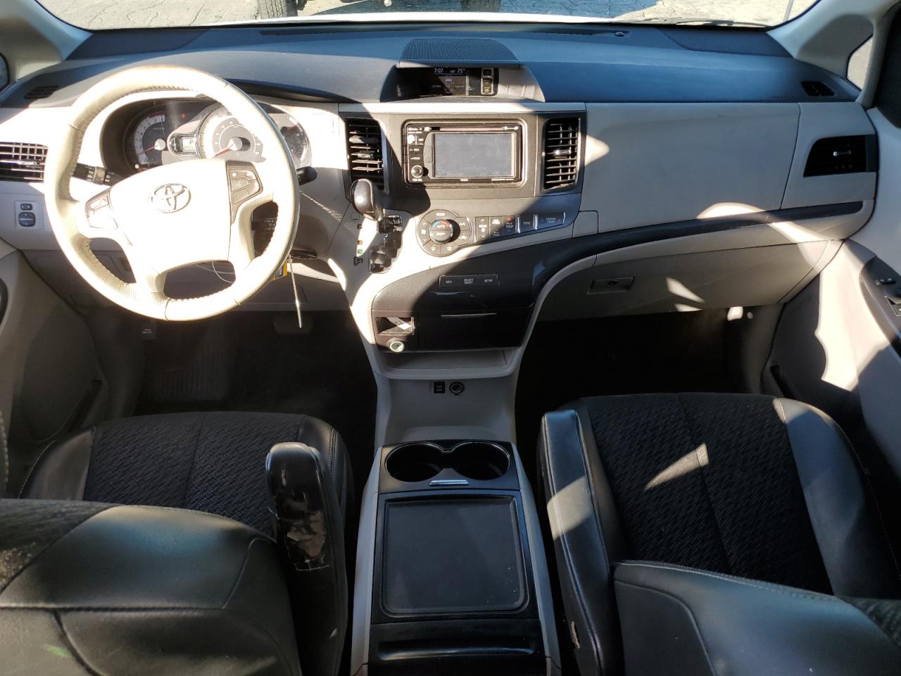 2012 Toyota Sienna Sport VIN: 5TDXK3DC8CS247668 Lot: 82375055