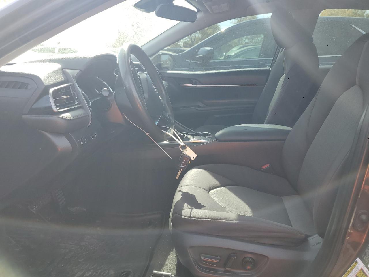 2019 Toyota Camry L VIN: 4T1B11HK3KU683417 Lot: 81187265