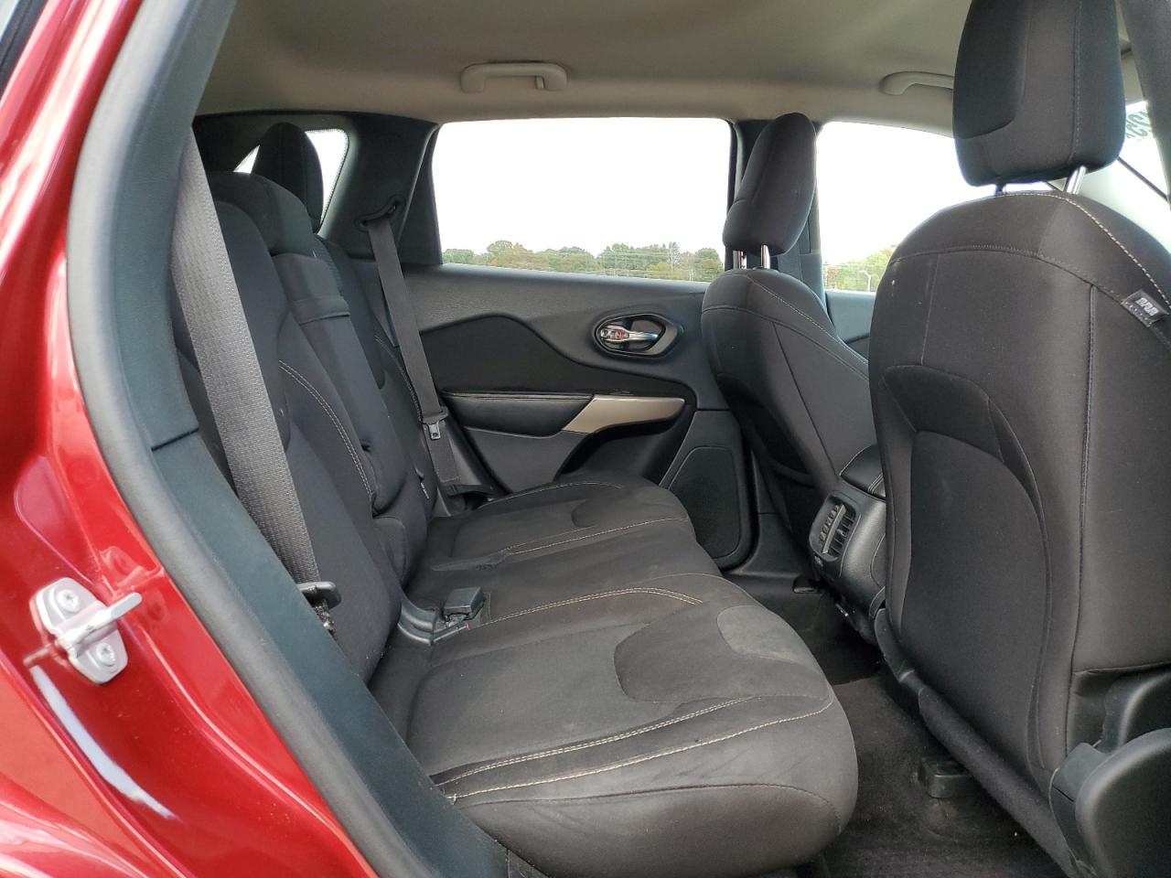 2017 Jeep Cherokee Latitude VIN: 1C4PJMCS5HW532269 Lot: 82644125