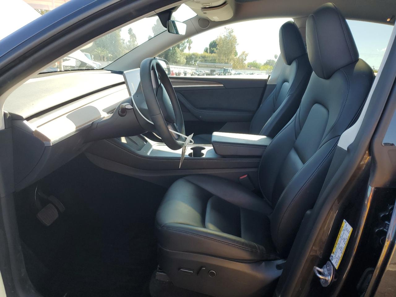 2025 Tesla Model Y VIN: 7SAYGDED6SF243952 Lot: 85943965