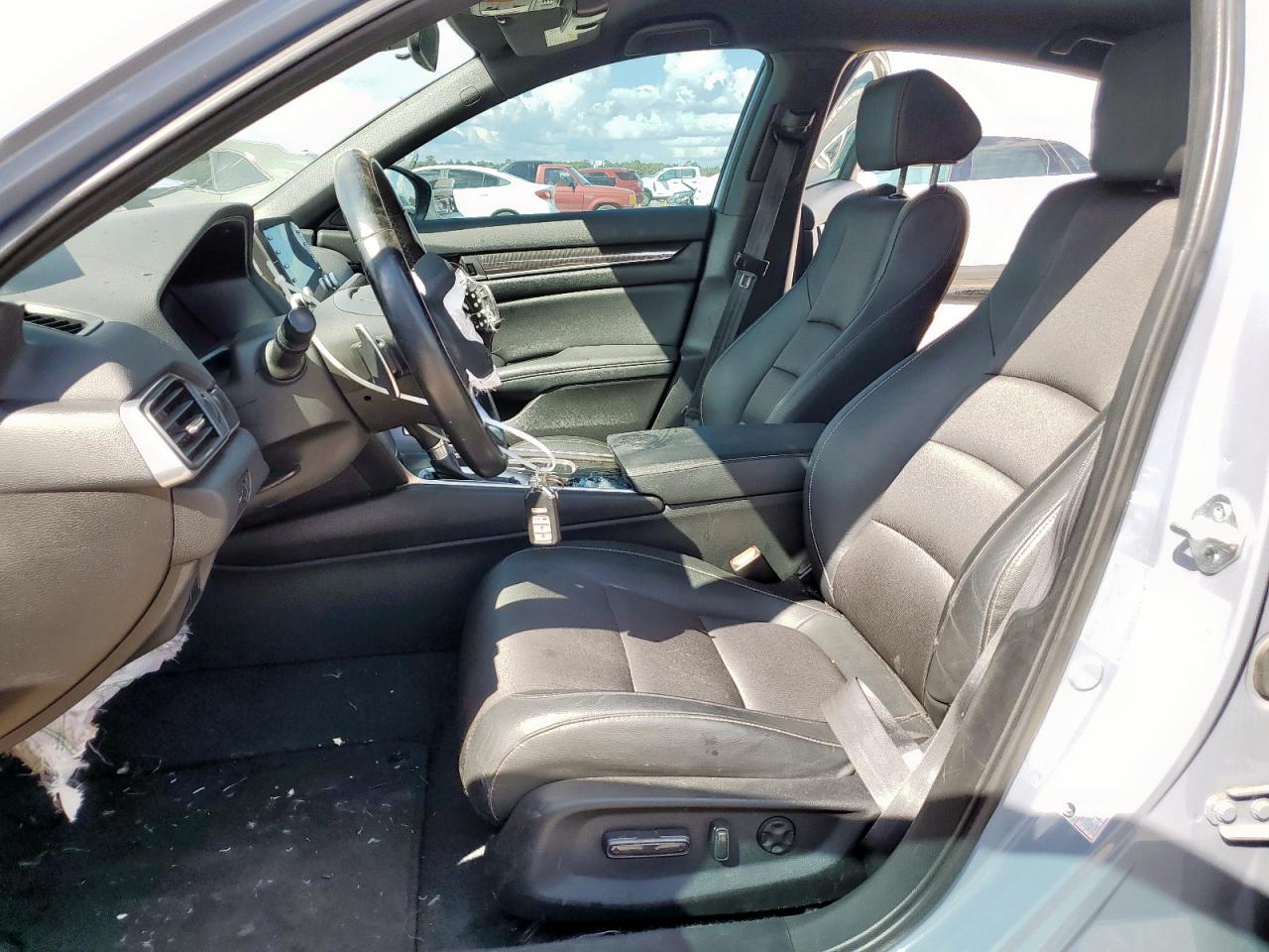 2022 Honda Accord Sport VIN: 1HGCV1F38NA052582 Lot: 82362905