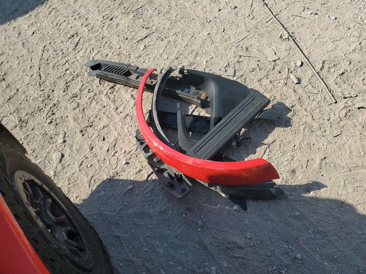 2022 Ford Bronco Base VIN: 1FMDE5CP6NLB07483 Lot: 85307985