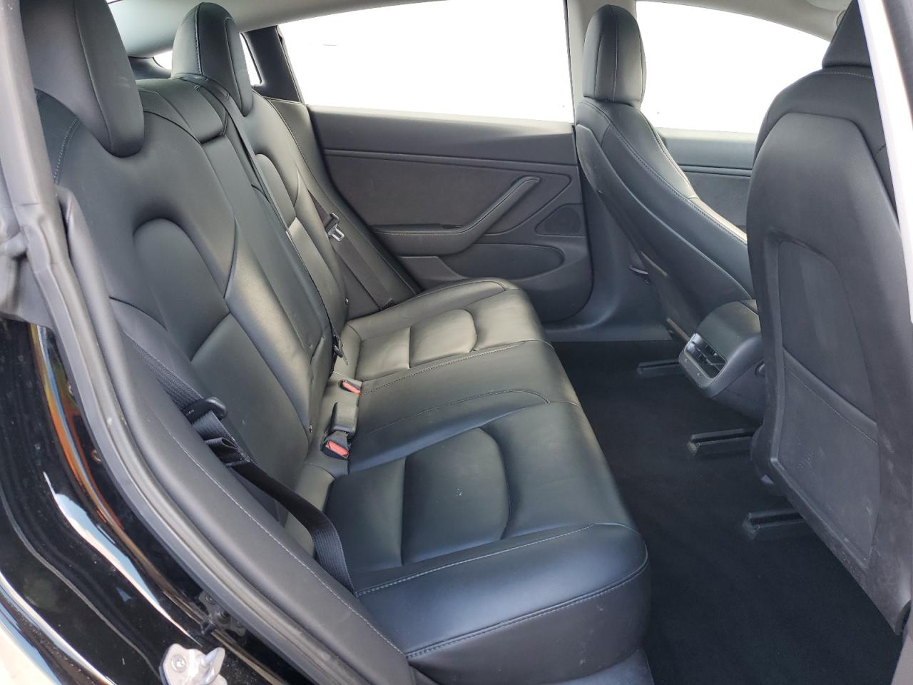 2018 Tesla Model 3 VIN: 5YJ3E1EAXJF156524 Lot: 85753535