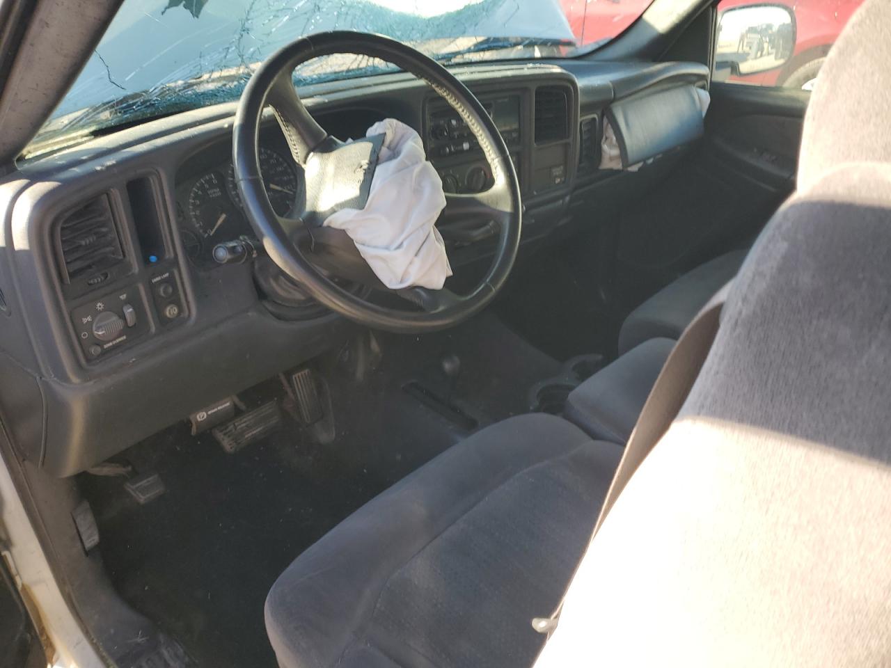 2002 Chevrolet Silverado K1500 VIN: 2GCEK19T021221690 Lot: 82291565