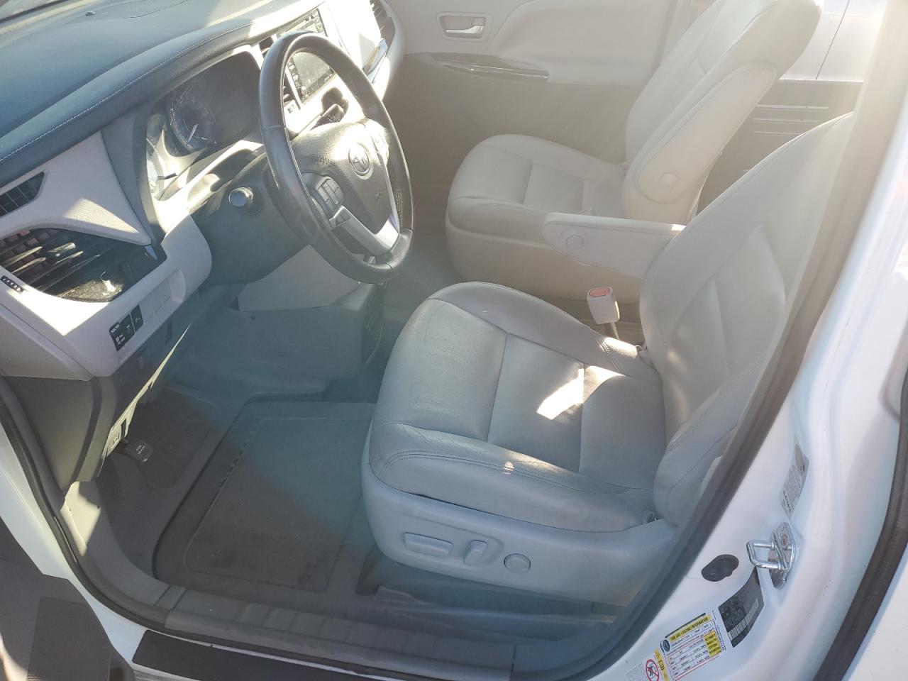 2019 Toyota Sienna Xle VIN: 5TDYZ3DC6KS015097 Lot: 82368725