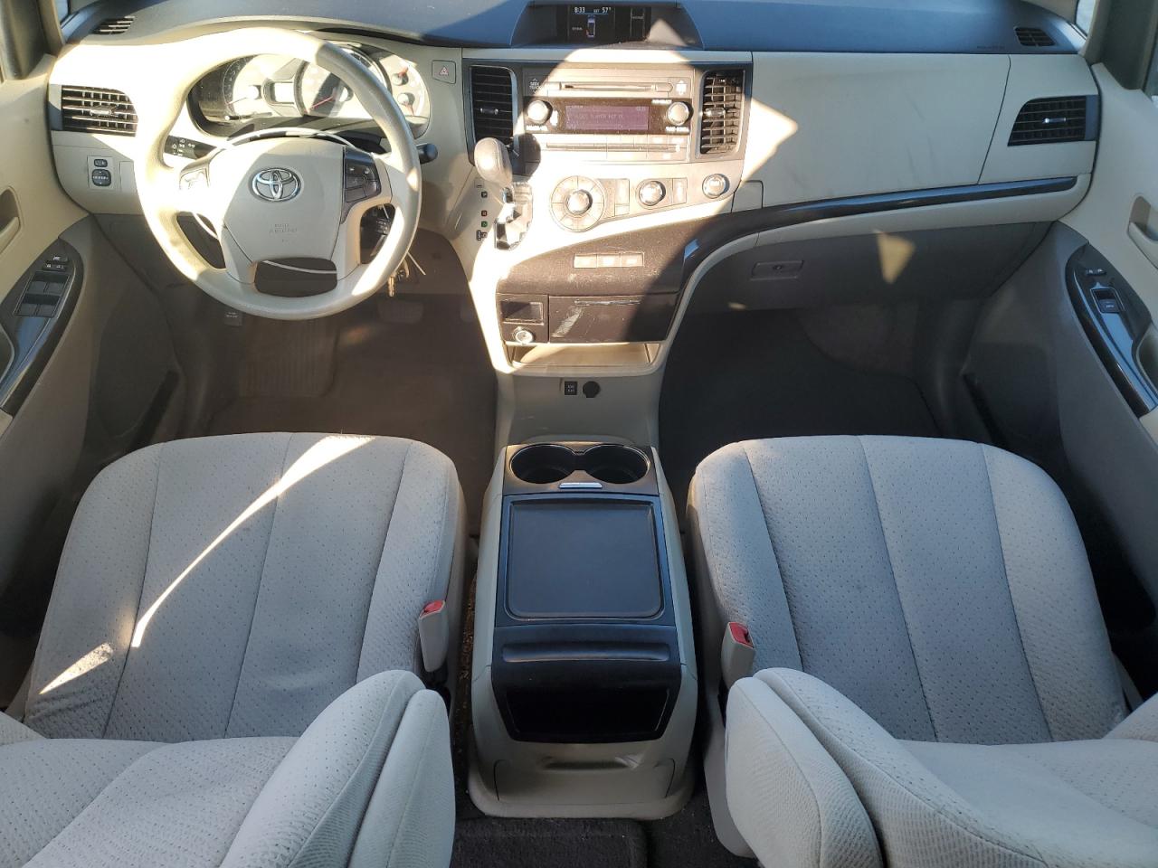 2012 Toyota Sienna Le VIN: 5TDKK3DCXCS217873 Lot: 84035195